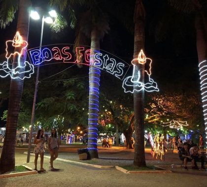 Iluminação de Natal será acesa neste sábado em Bonito