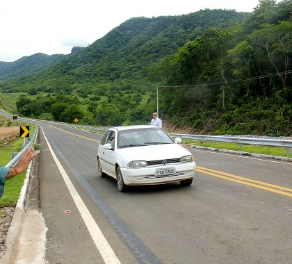 Governador inaugura Estrada Ecológica na MS-450 e ponte no Rio Salobra em Bodoquena