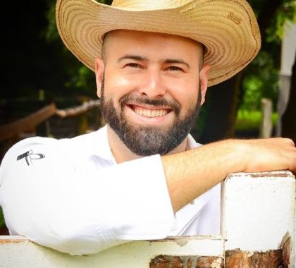 Chef Paulo Machado é destaque no UOL