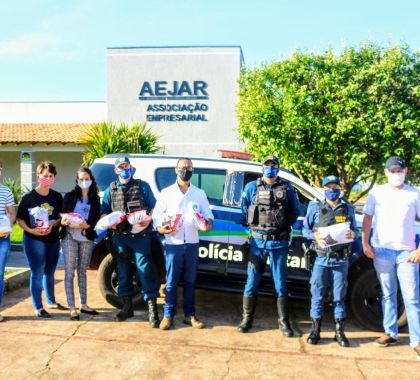 Associação Empresarial de Jardim realiza entrega de máscaras faciais em bairros do município