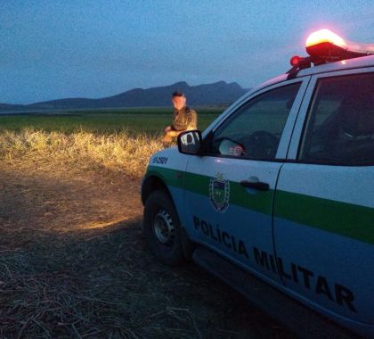 Homem que realizou manobras em alta velocidade dentro de área de proteção ambiental é autuado em Corumbá