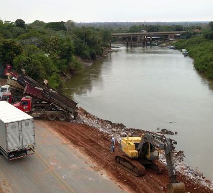 Governo leva infraestrutura em três bairros e controla erosão em Miranda