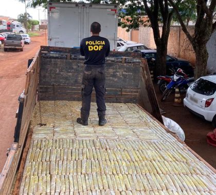 Mais de 1,8 tonelada de drogas são apreendidas em caminhão em Ponta Porã