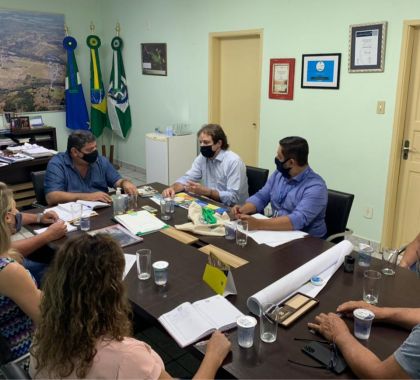 Prefeito de Bonito participa de reunião com representantes do Sebrae