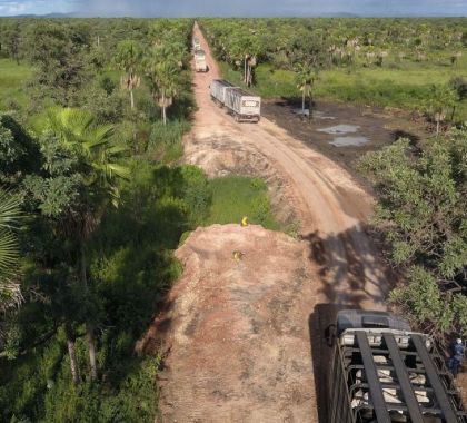 Agesul implanta desvios em trechos de pontes queimadas no Pantanal para garantir tráfego