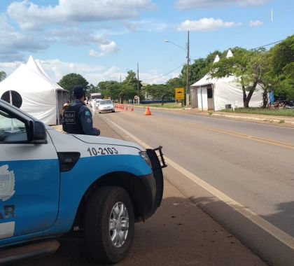 Polícia Militar atua em nova barreira sanitária em Jardim