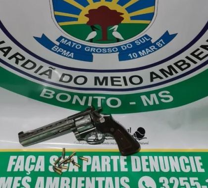 Mulher de 60 anos é presa em Bonito por porte ilegal de arma e munições