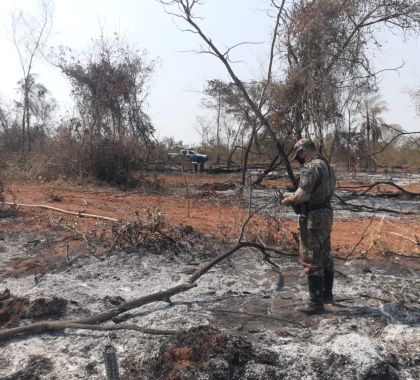 Sem-terra é multado em R$ 10 mil por incêndio de área de matas ciliares do rio Urumbeva em Nioaque