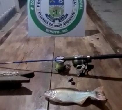 Pescador profissional é preso pescando em piracema com petrechos proibidos em Bonito